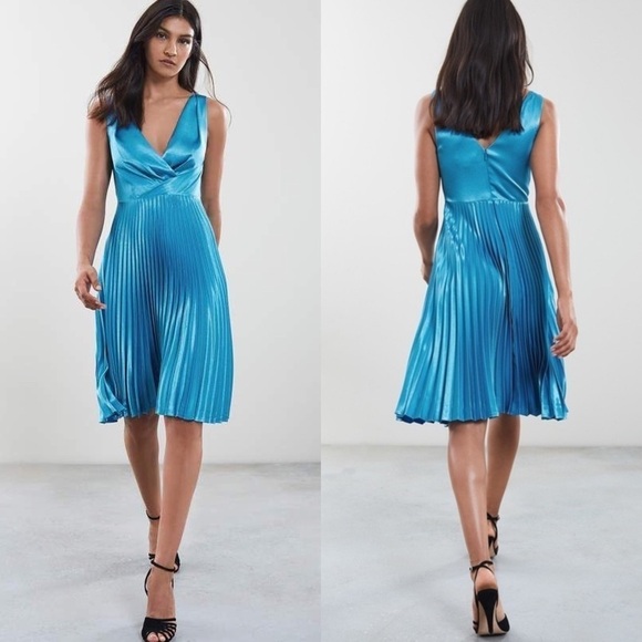 REISS ALICIA KNIFE PLEAT A-LINE V-NECK SHINY SATIN BLUE COCKTAIL DRESS - Picture 1 of 16